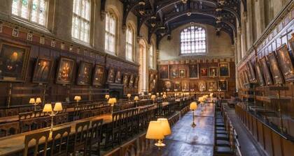 Pass the Keys | Modern, Chic 2BR Townhouse in Central Oxford