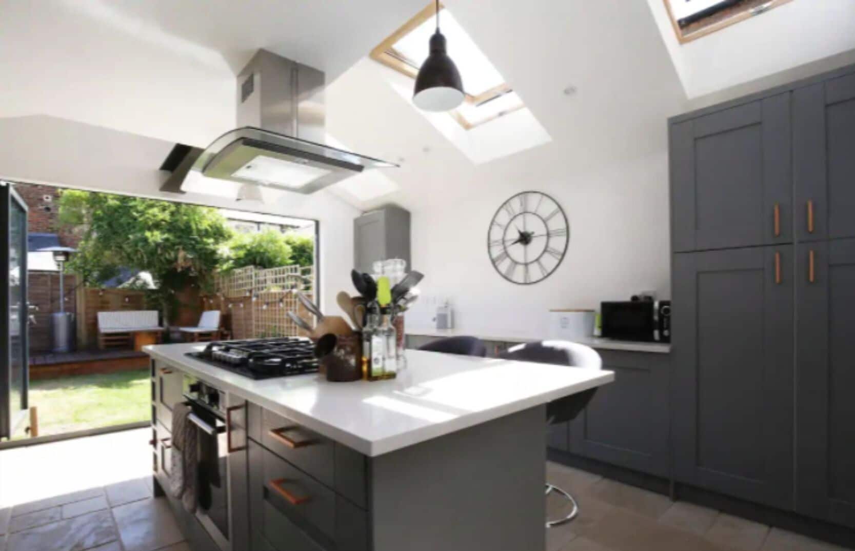 Kühlschrank, Mikrowelle, Geschirrspüler