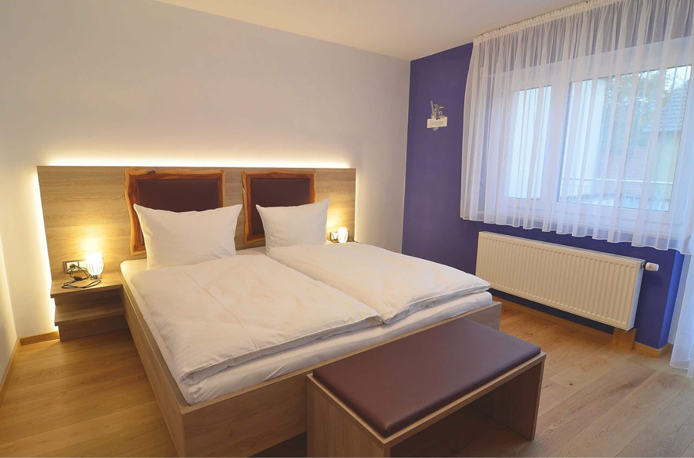 Schreibtisch, Bügeleisen/Bügelbrett, kostenloses WLAN