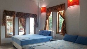 Family Room - Alola Inn (Padangbai)