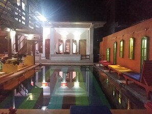 Outdoor pool, pool loungers