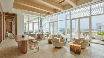 1 habitación, minibar, caja de seguridad en la habitación y escritorio