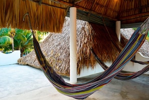 Comfort House, 3 Bedrooms, Non Smoking, Pool View (Casa Pelicanos 1) | Terrace/patio