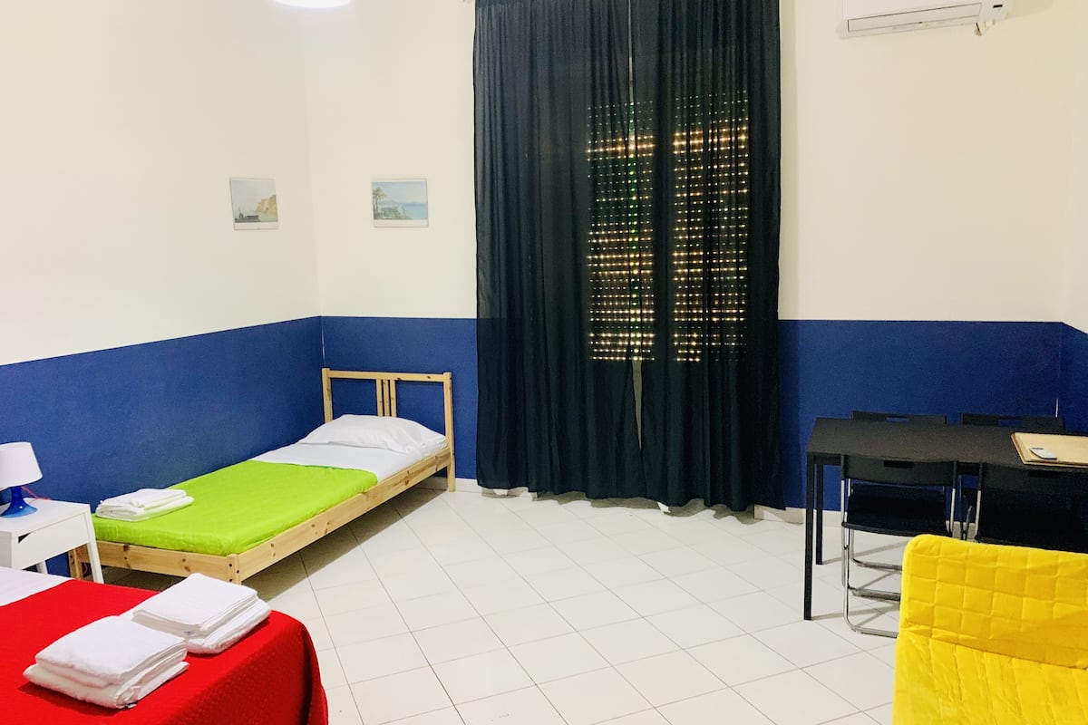 Departamento Confort, cocineta | Ropa de cama de alta calidad, minibar, escritorio y insonorización