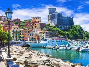 Exterior - Next Stop (La Spezia)