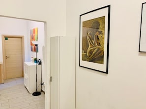 Premium bedding, minibar, desk, blackout drapes - Flyresidence Municipio Toledo (Naples)