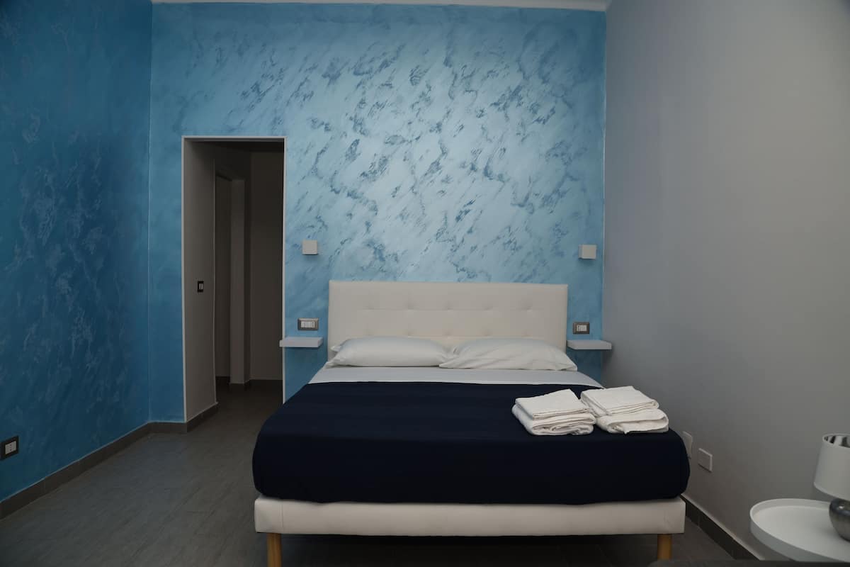 Comfort Apartment, Kitchen | Premium bedding, minibar, desk, blackout drapes