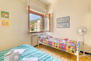 2 chambres, fer et planche à repasser, accès Internet, draps fournis