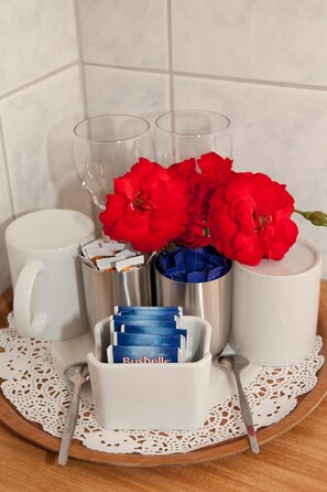 Shower, rainfall showerhead, free toiletries, hair dryer