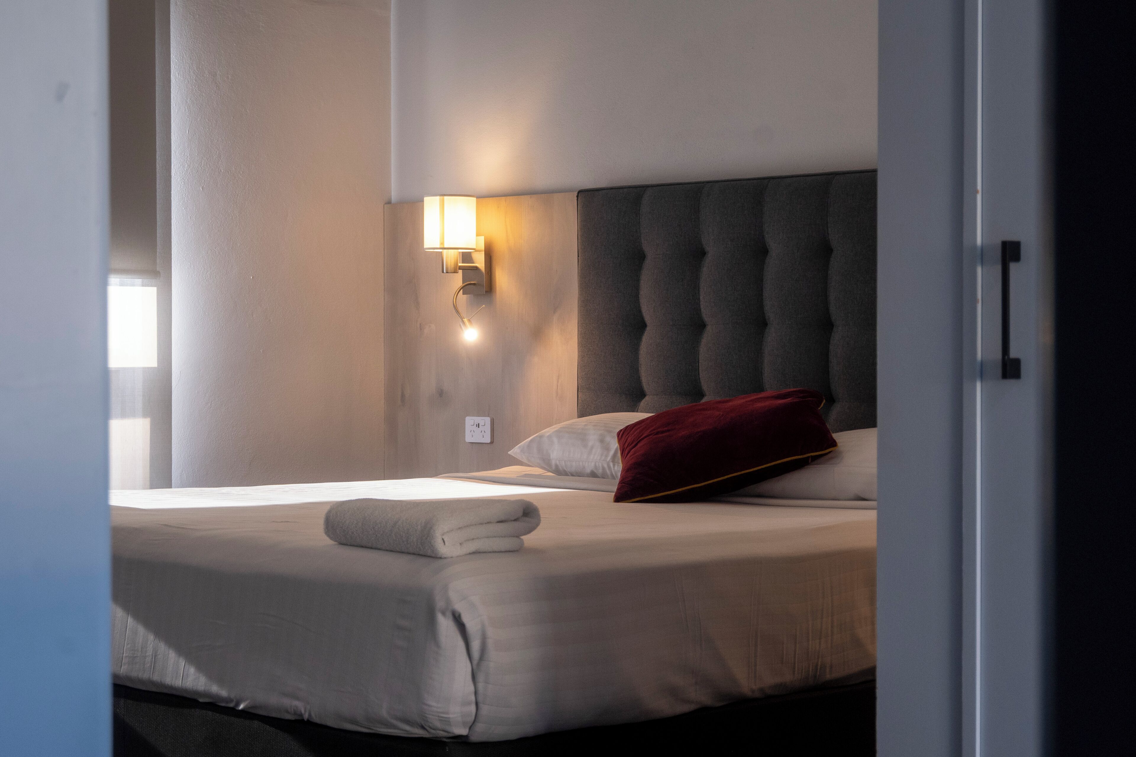 Deluxe Room, 1 King Bed | Premium bedding, desk, blackout drapes, free WiFi