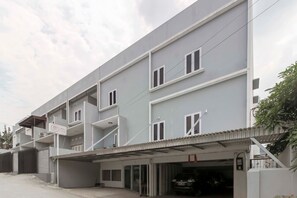 Exterior - RedDoorz near Siloam Hospital Palembang (Palembang)