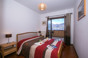 4 chambres, fer et planche à repasser, Wi-Fi, draps fournis