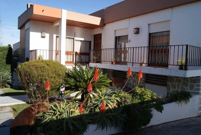 Linda casa, jardín y piscina privada, playa y centro de la ciudad Figueira Foz
