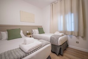 3 bedrooms, iron/ironing board, travel crib, internet