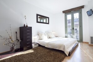 3 bedrooms, iron/ironing board, travel cot, Internet - Three bedroom apartment with balcony in Ali Bei - You Stylish (Barcelona)