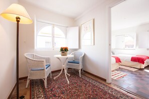 6 chambres, fer et planche à repasser, Wi-Fi, literie fournie