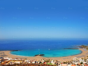 Beach nearby, beach towels - Los Cristianos Port Royale  (Los Cristianos)