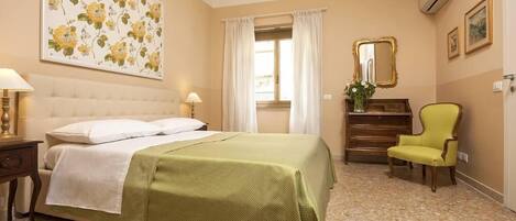 2 soverom, strykejern/-brett, reiseseng for barn og wi-fi (inkludert)