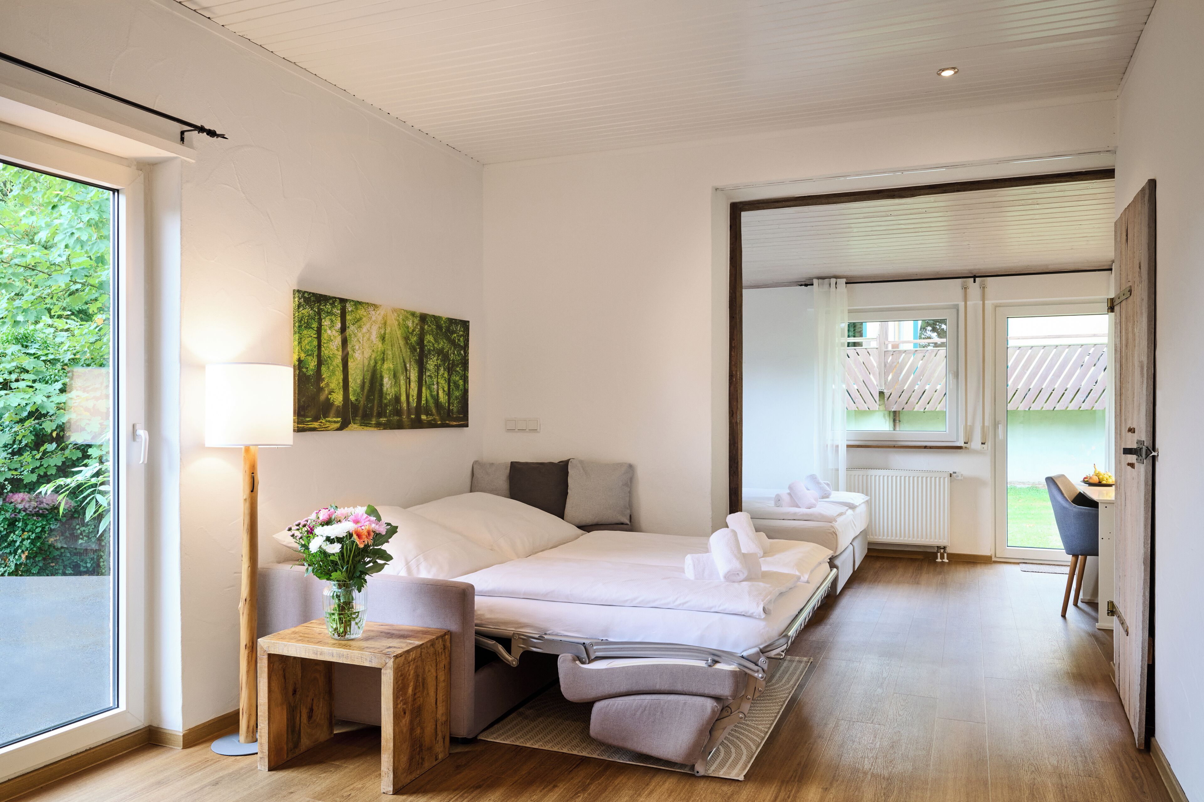 Comfort Double Room, Non Smoking | Meja, Wi-fi percuma, cadar katil 