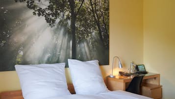 Standard Double Room, 1 Bedroom, Non Smoking | Desk, free WiFi, bed sheets