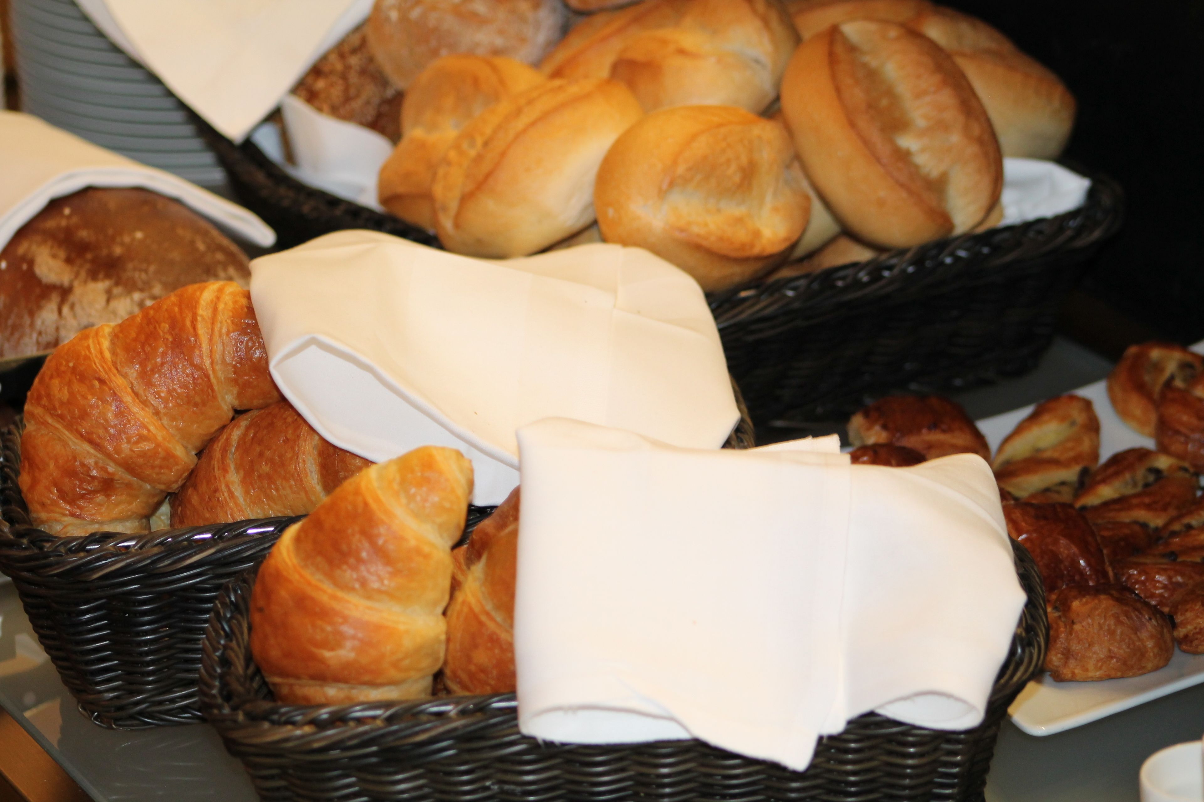 daily buffet breakfast (eur 23 per person)