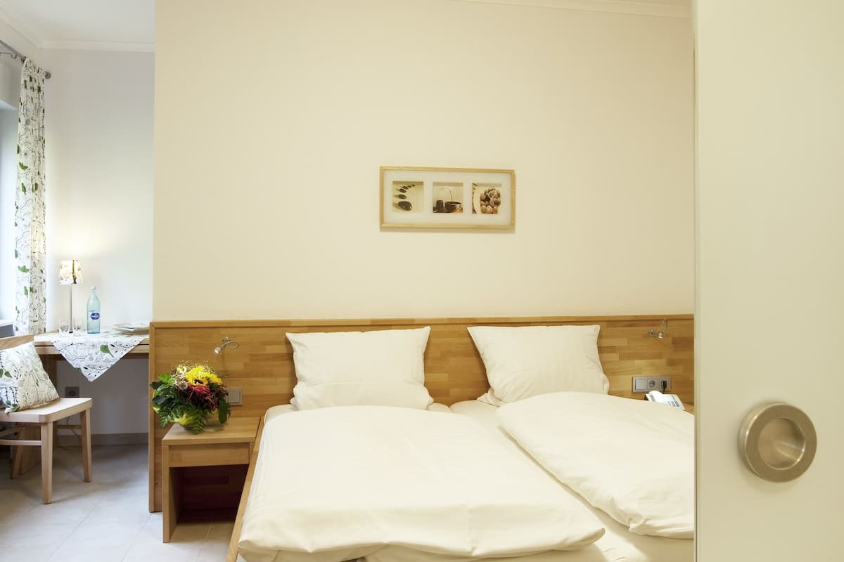 Classic Double Room | In-room safe, desk, cribs/infant beds, free WiFi