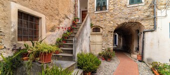 Costarainera typique village ligure entre Sanremo et Imperia-terrasse avec vue sur la mer WI-FI