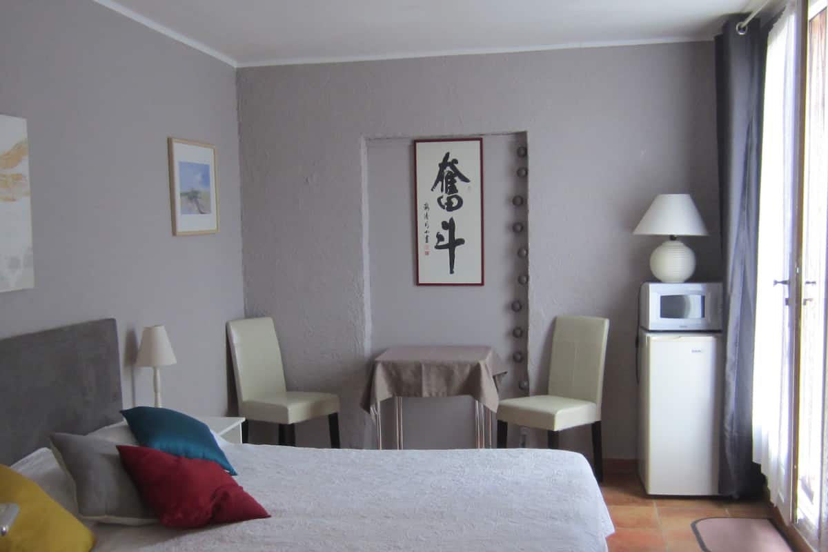 Superior Double Room | Soundproofing, iron/ironing board (on request), free cots/infant beds