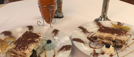 Breakfast, lunch, dinner served; Italian cuisine