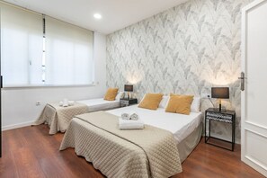 2 bedrooms, in-room safe, desk, iron/ironing board