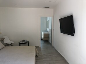 Double Room, 1 Double Bed, Non Smoking | Room amenity - Guesthouse Le Mas de la Dame (Saint-Tropez)