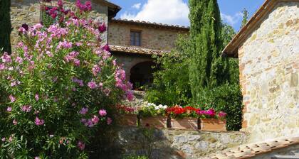 Arco al Poggio, Arceno Rentals Club, Spacious Chianti Apt, Pool, Concierge, WiFi