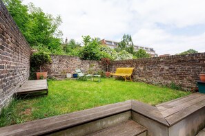 Property grounds - Ray of Sunshine, by Veeve (London)