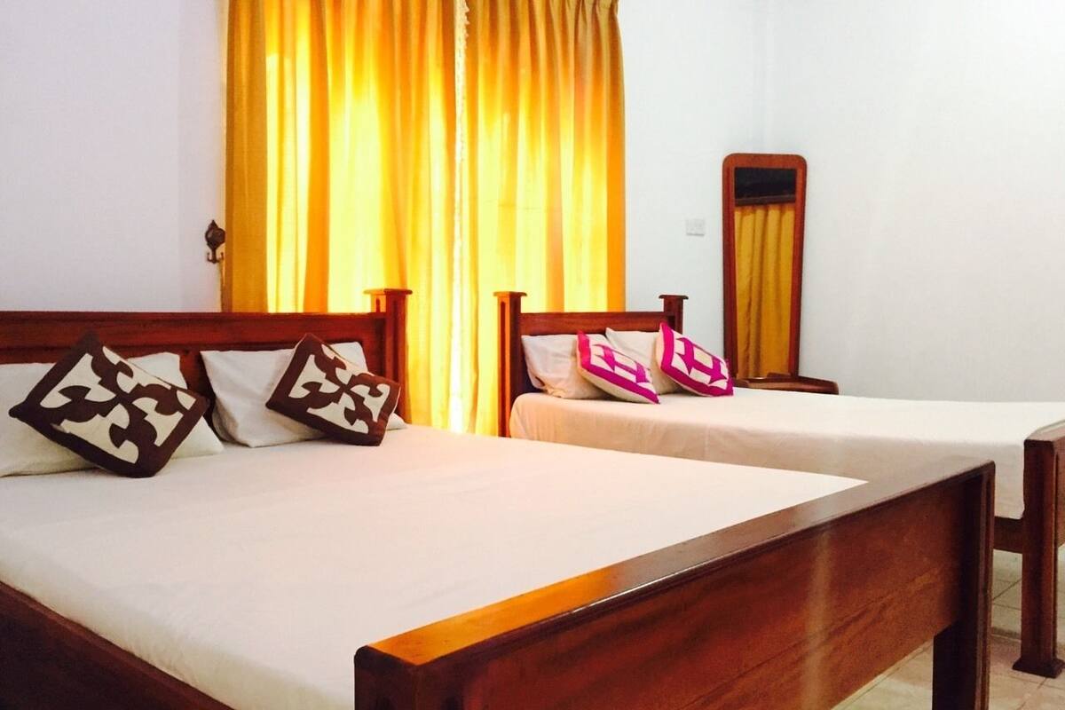 Rollaway beds (surcharge), WiFi (free)