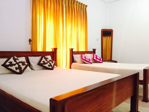 Rollaway beds, free WiFi, wheelchair access - Pabasara Guest House Kalawewa (Ipalogama)