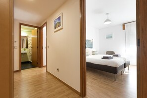 3 habitaciones, tabla de planchar con plancha y wifi gratis