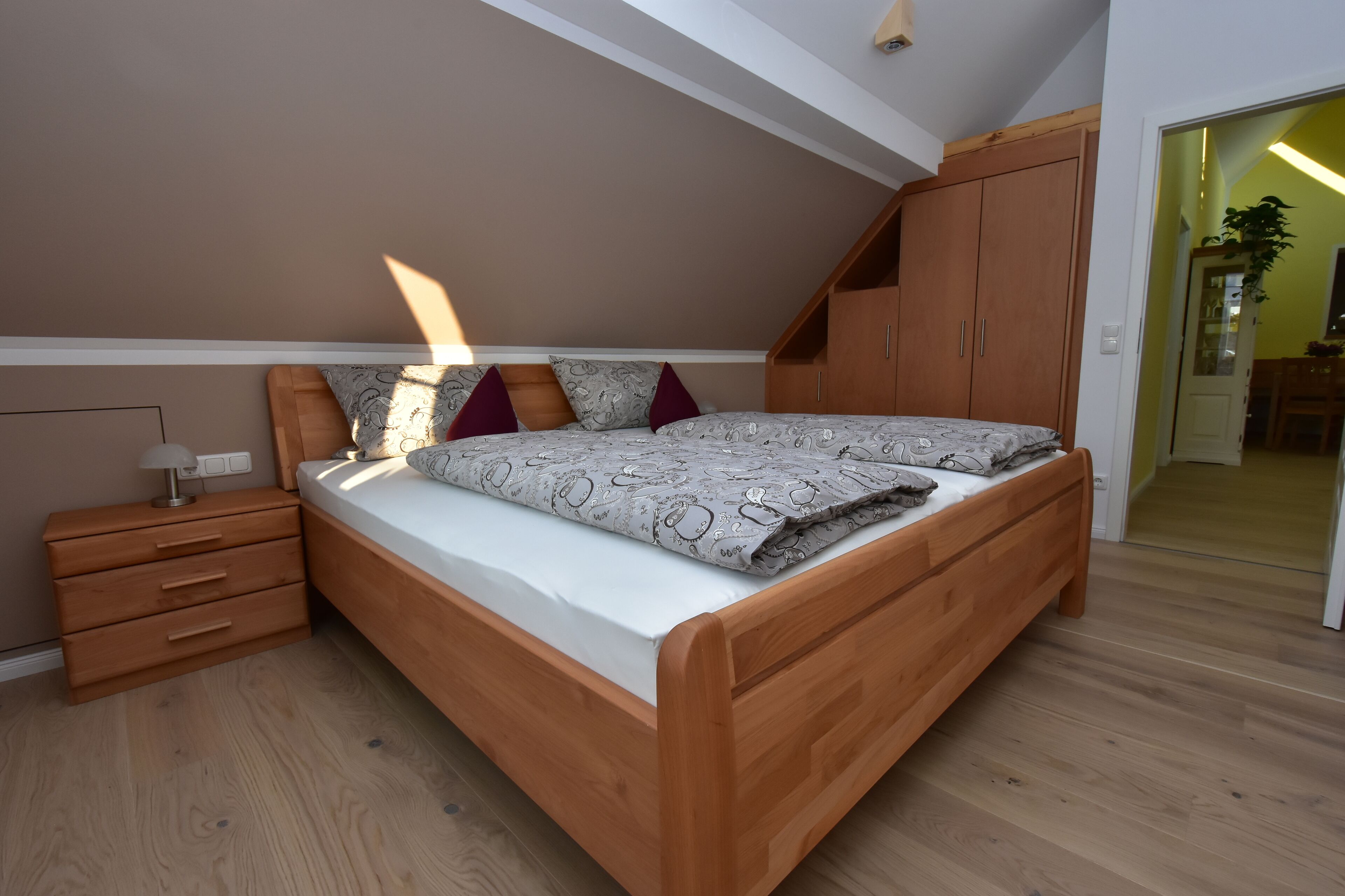 2 Schlafzimmer, Zimmersafe, Bügeleisen/Bügelbrett, WLAN