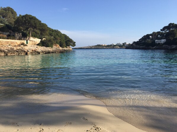 Beach nearby - House for 8 people (4 bedrooms) with swimming pool and superb view of the marina (Cala d'Or)