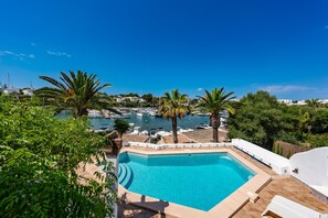 Piscine extérieure