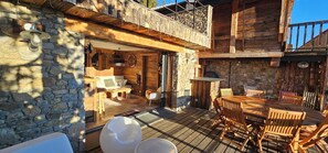 Outdoor dining - Magnificent CHALET&SPA in the heart of the resort of Les Angles, EXCEPTIONAL VIEW.wifi (Les Angles)