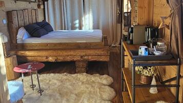 4 bedrooms, in-room safe, iron/ironing board, travel crib