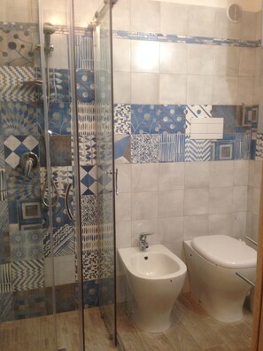 Shower, hair dryer, towels - Palau (OT), 650 meters from the beach, ideal for couples and families (PALAU (OT))