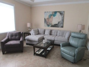 House, 4 Bedrooms, Private Pool, Canal View | Living room