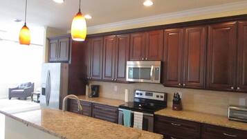 House, 4 Bedrooms, Private Pool, Canal View | Private kitchen | Full-size fridge, microwave, oven, stovetop