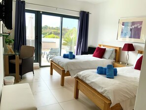 2 Schlafzimmer, Zimmersafe, Schreibtisch, Bügeleisen/Bügelbrett