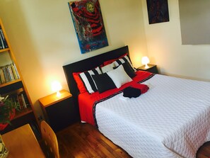 4 dormitoris, caixa forta a l'habitació i planxa i posts de planxar 