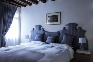 1 chambre, fer et planche à repasser, accès au Wi-Fi (inclus)