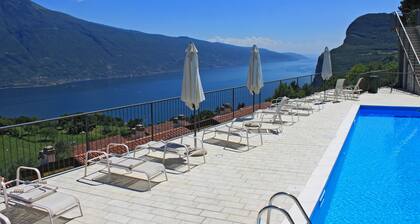 La Quiete 30 Lake view Apartment