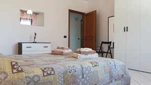 3 slaapkamers, een strijkplank/strijkijzer, wifi, beddengoed