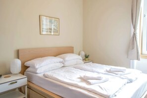 3 camere, ferro/asse da stiro, culla da viaggio, accesso a Internet